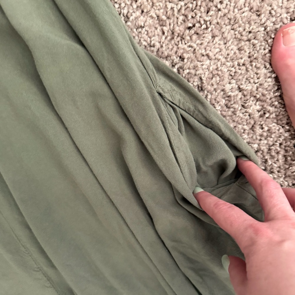 Green Flowy Jumpsuit - Picture 2 of 3